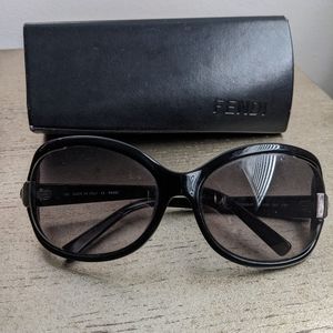 😎 MEMORIAL DAY SALE 💗 FENDI WOMAN SUNGLASSES WITH CASE